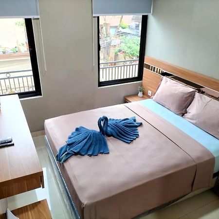 ג'קרטה Cozy Residence Tomang מראה חיצוני תמונה