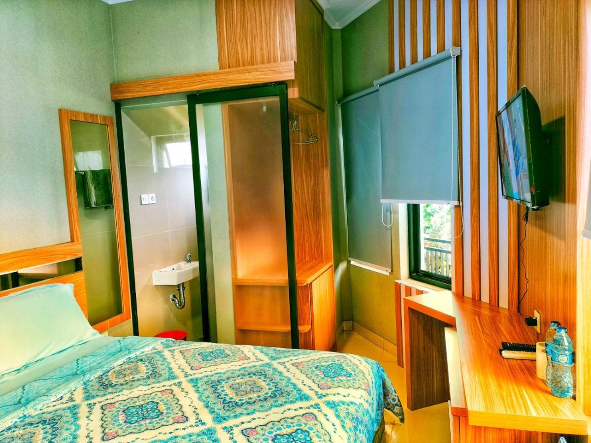 ג'קרטה Cozy Residence Tomang מראה חיצוני תמונה