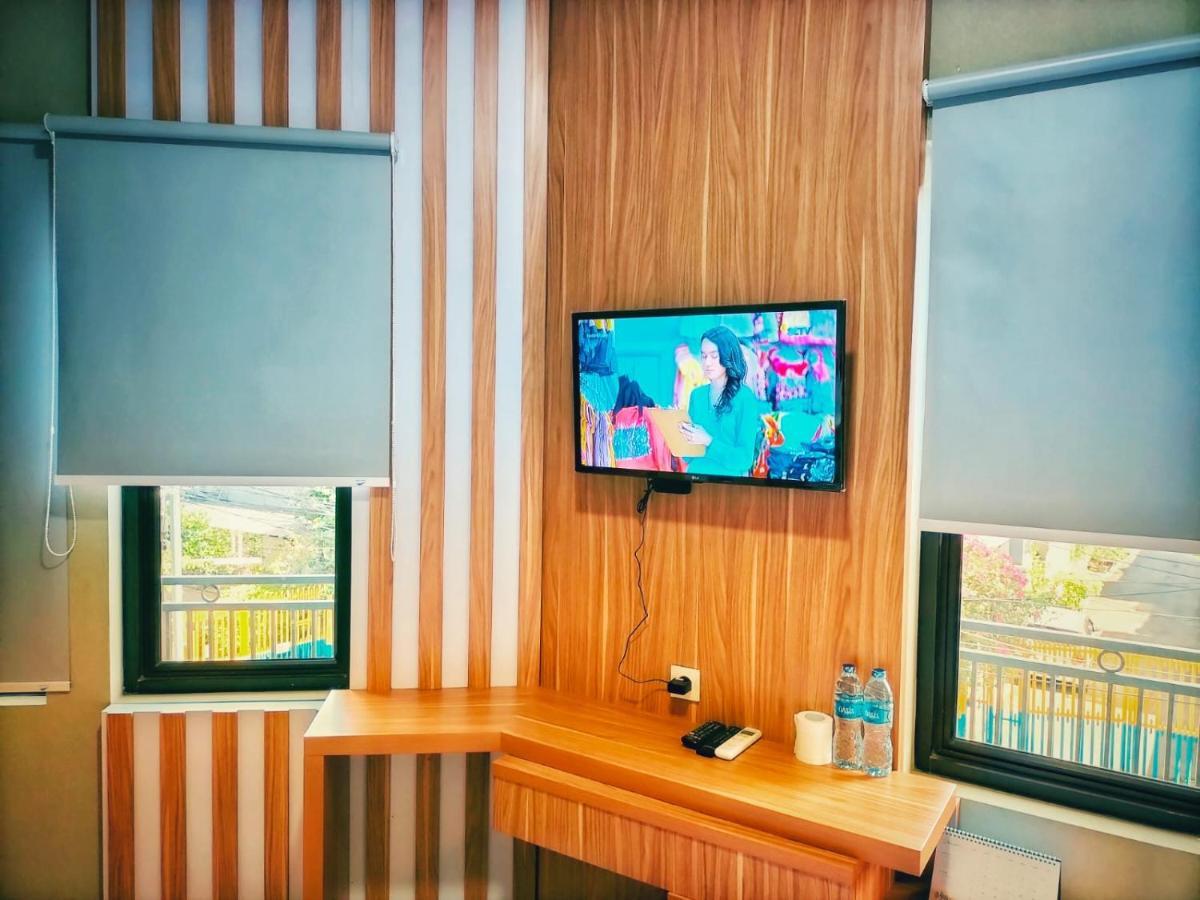 ג'קרטה Cozy Residence Tomang מראה חיצוני תמונה