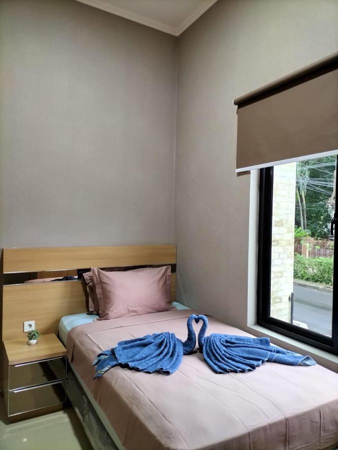 ג'קרטה Cozy Residence Tomang מראה חיצוני תמונה
