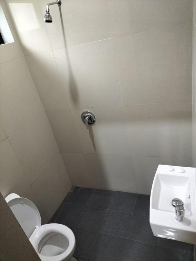 ג'קרטה Cozy Residence Tomang מראה חיצוני תמונה
